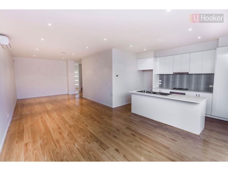 102/96 Newbury Blvd, Craigieburn VIC 3064