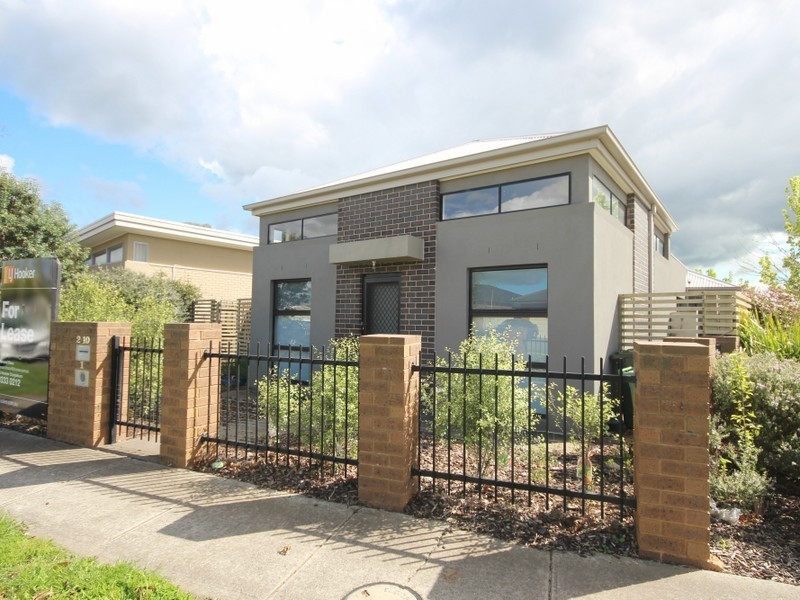 1/2-10 Creekwood Drive, Craigieburn VIC 3064