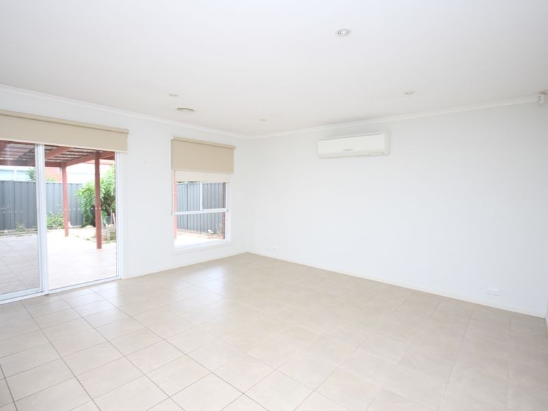 99 Mareeba Way, Craigieburn VIC 3064