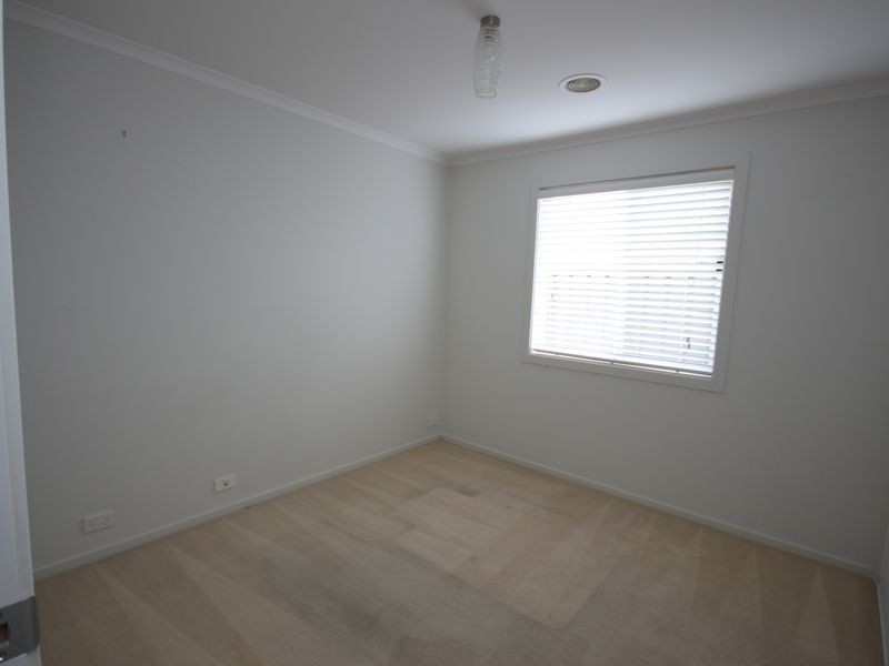 99 Mareeba Way, Craigieburn VIC 3064