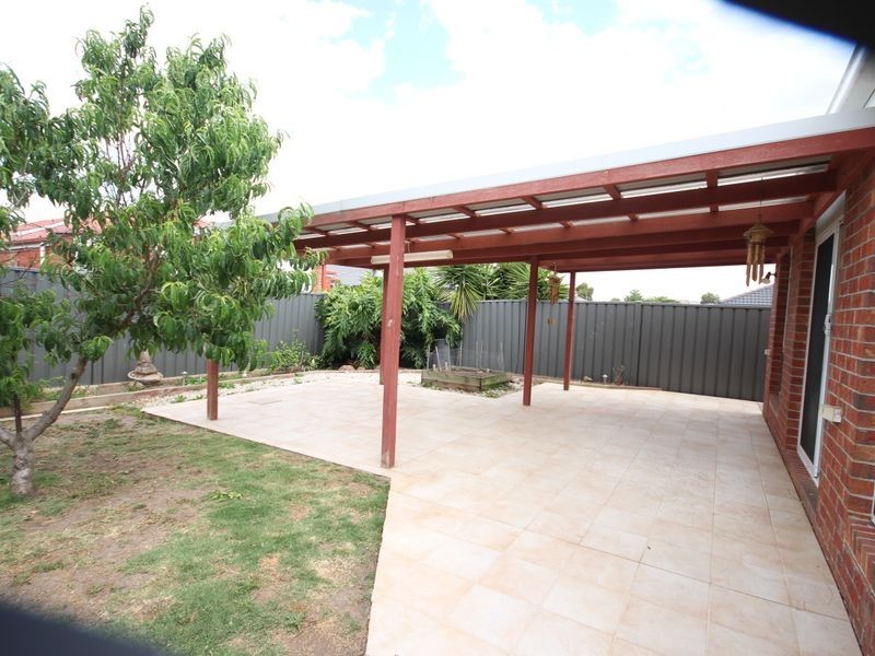 99 Mareeba Way, Craigieburn VIC 3064