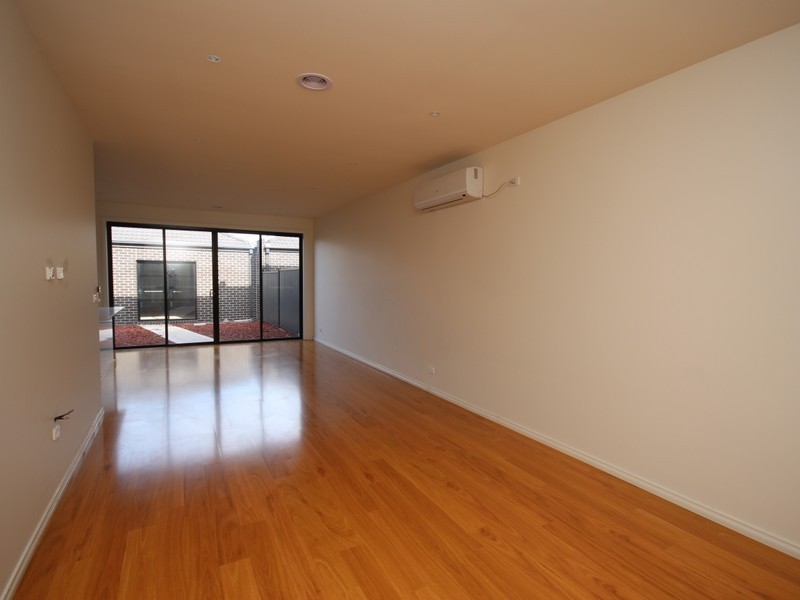 98 Newbury Boulevard, Craigieburn VIC 3064