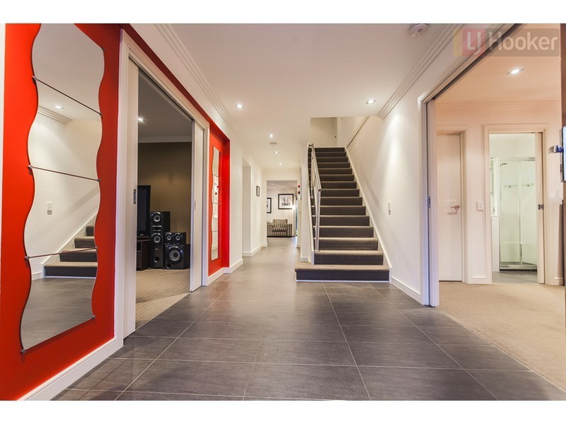6 Mallard Cct, Craigieburn VIC 3064