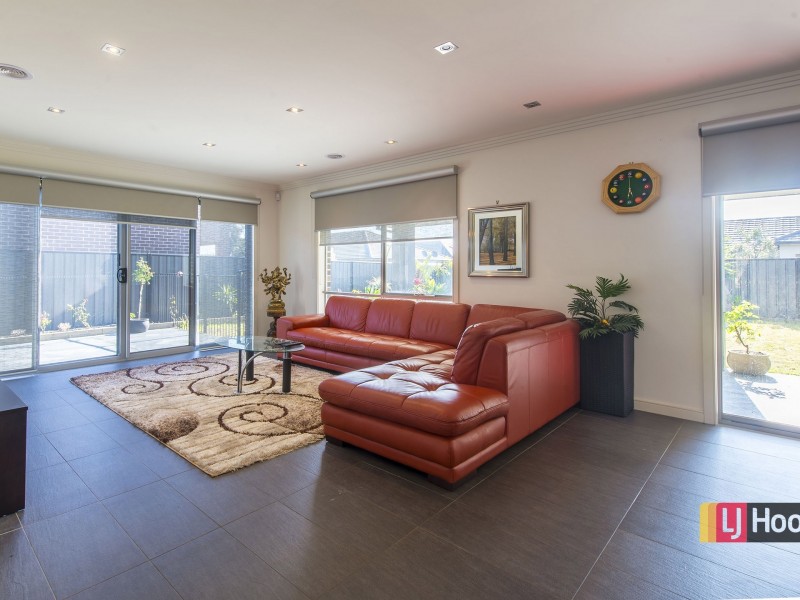 6 Mallard Cct, Craigieburn VIC 3064