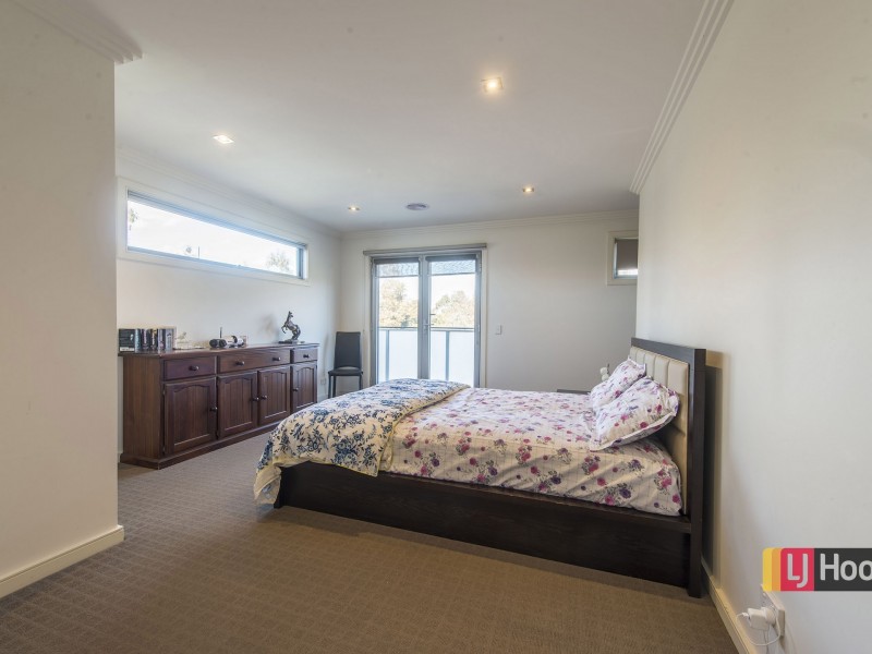 6 Mallard Cct, Craigieburn VIC 3064
