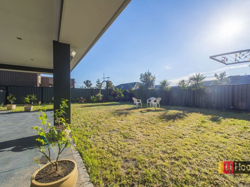 6 Mallard Cct, Craigieburn VIC 3064