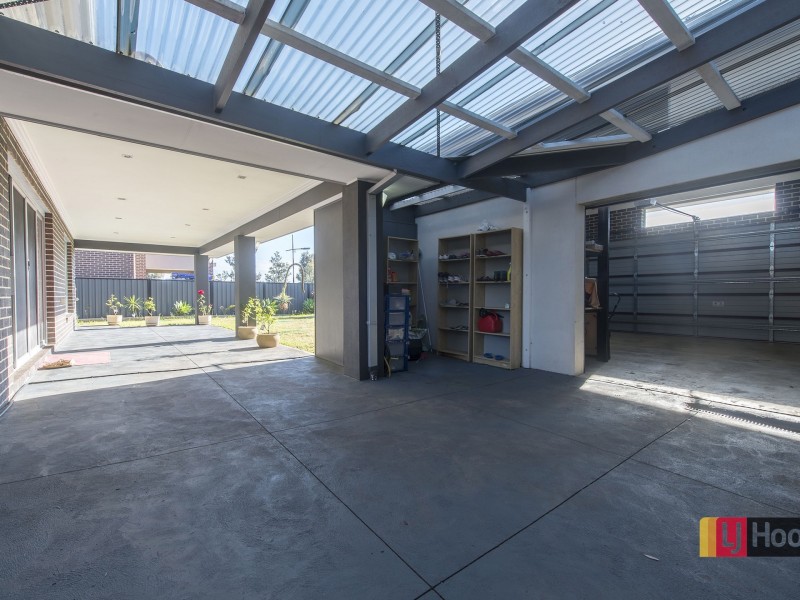 6 Mallard Cct, Craigieburn VIC 3064