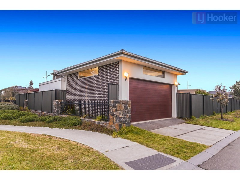 6 Mallard Cct, Craigieburn VIC 3064