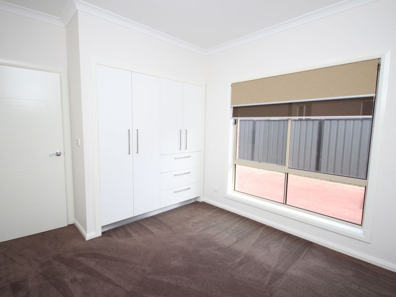 8 Jonesfield St, Craigieburn VIC 3064