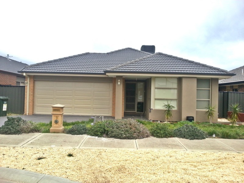9 Hollows Court, Craigieburn VIC 3064