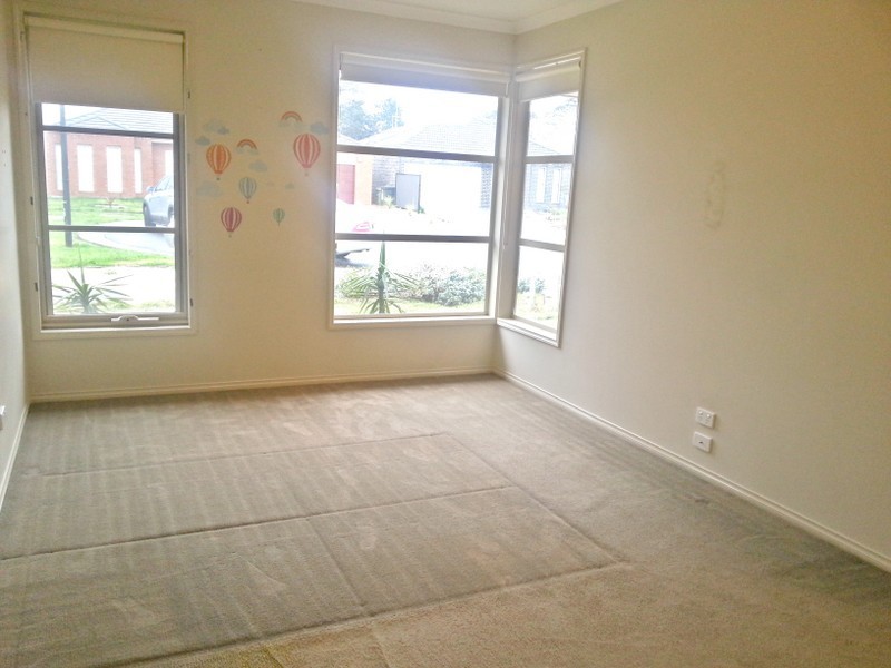 9 Hollows Court, Craigieburn VIC 3064