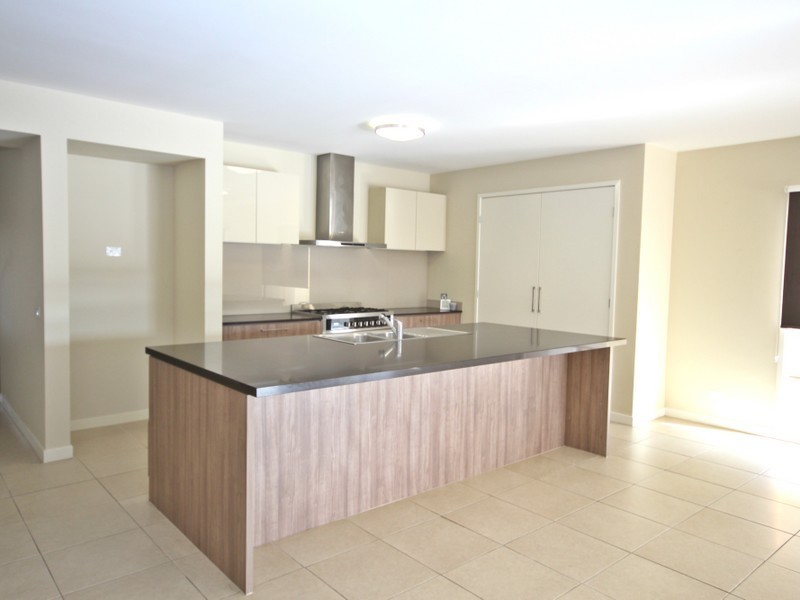 19 Serenity Way, Craigieburn VIC 3064
