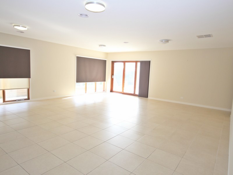 19 Serenity Way, Craigieburn VIC 3064