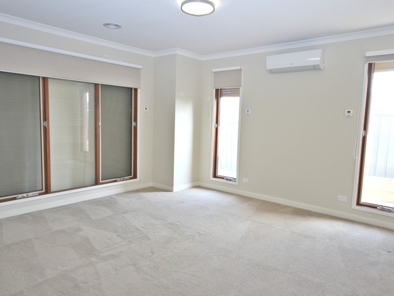 19 Serenity Way, Craigieburn VIC 3064