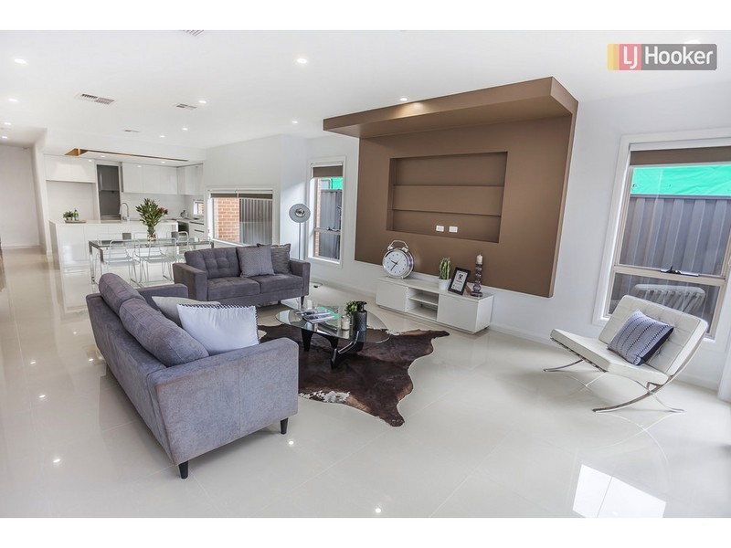 23 Emblem Way, Craigieburn VIC 3064
