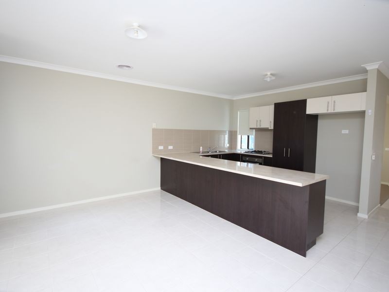 73 Huntington St, Craigieburn VIC 3064