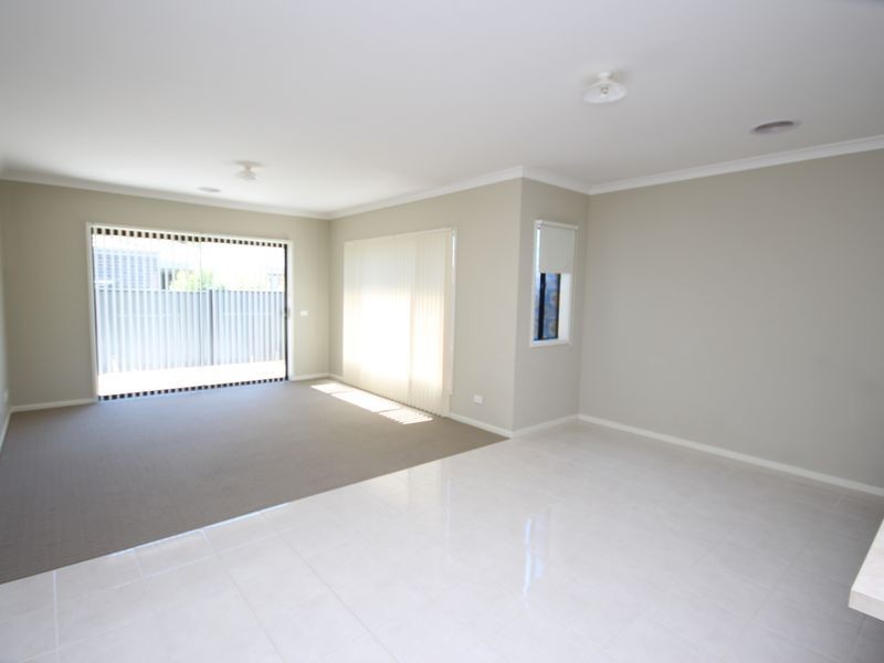73 Huntington St, Craigieburn VIC 3064