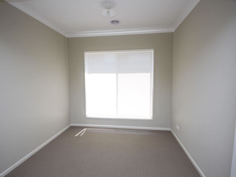 73 Huntington St, Craigieburn VIC 3064