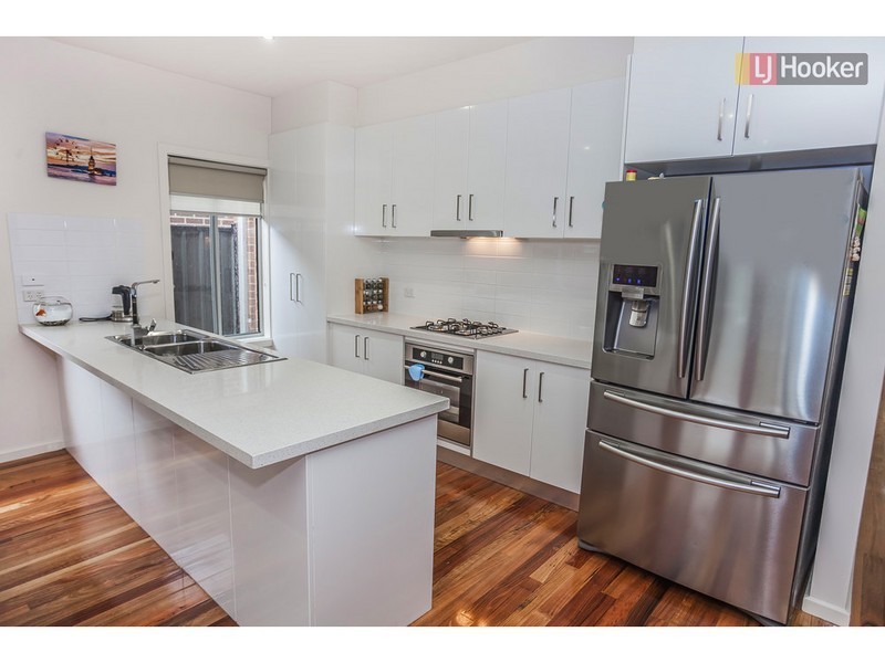 30 Periwinkle Circuit, Craigieburn VIC 3064
