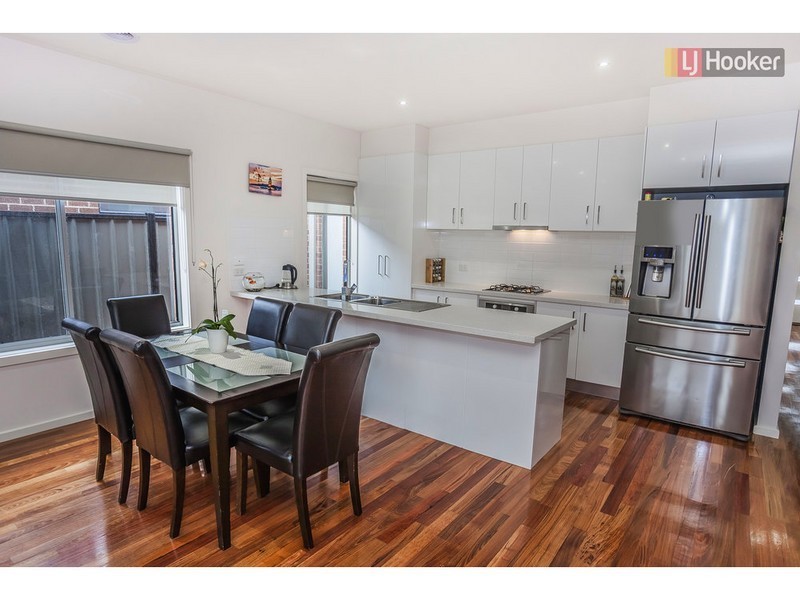 30 Periwinkle Circuit, Craigieburn VIC 3064