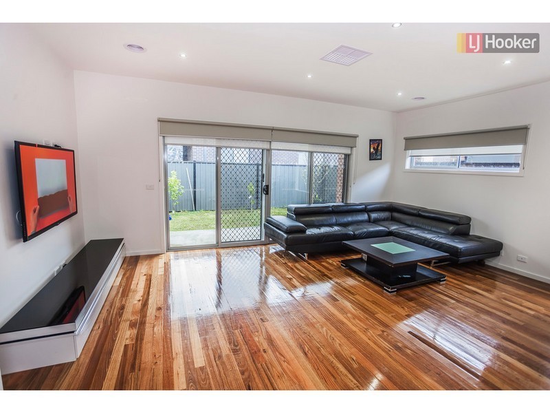 30 Periwinkle Circuit, Craigieburn VIC 3064