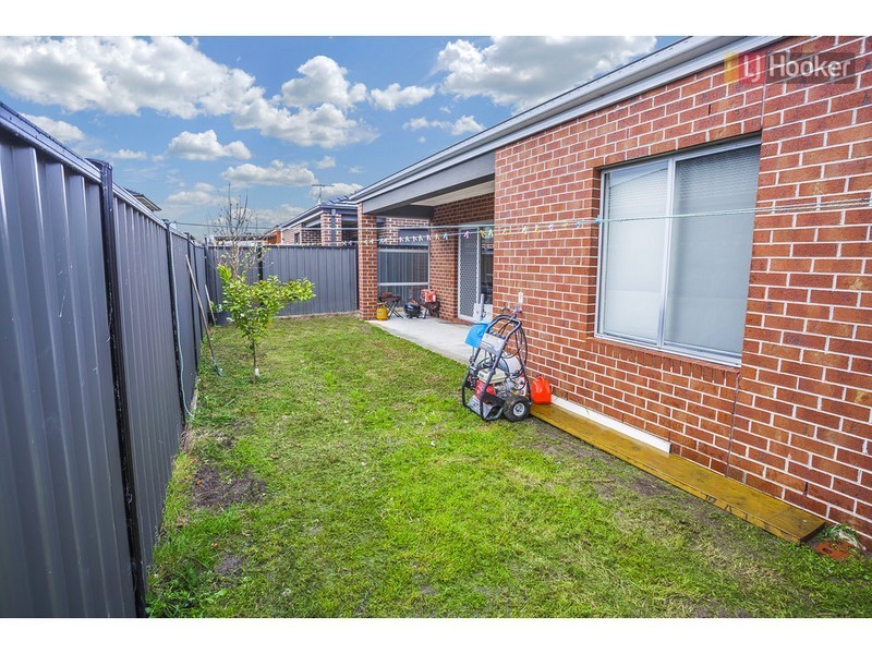 30 Periwinkle Circuit, Craigieburn VIC 3064