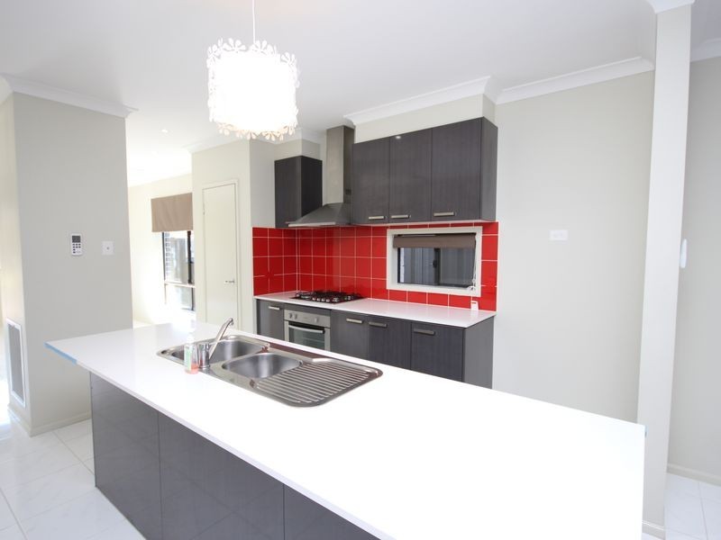 17 Furlong St, Craigieburn VIC 3064