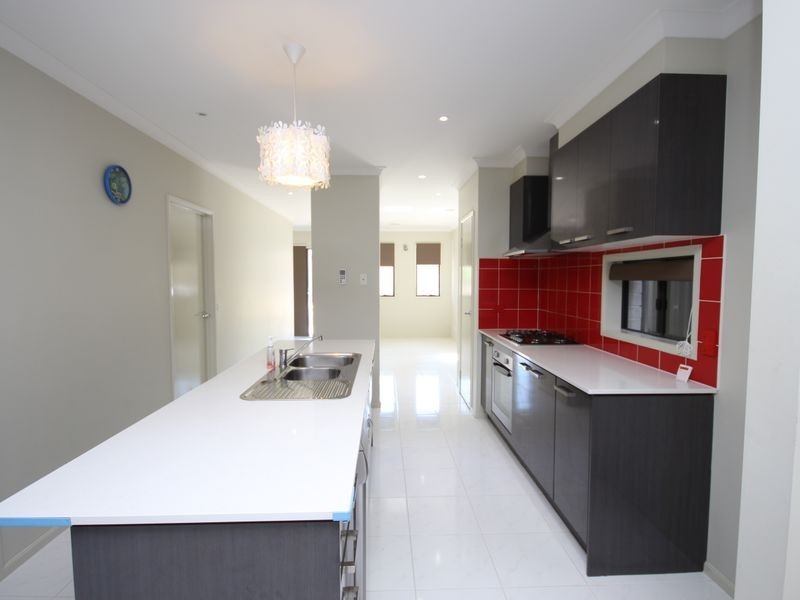 17 Furlong St, Craigieburn VIC 3064