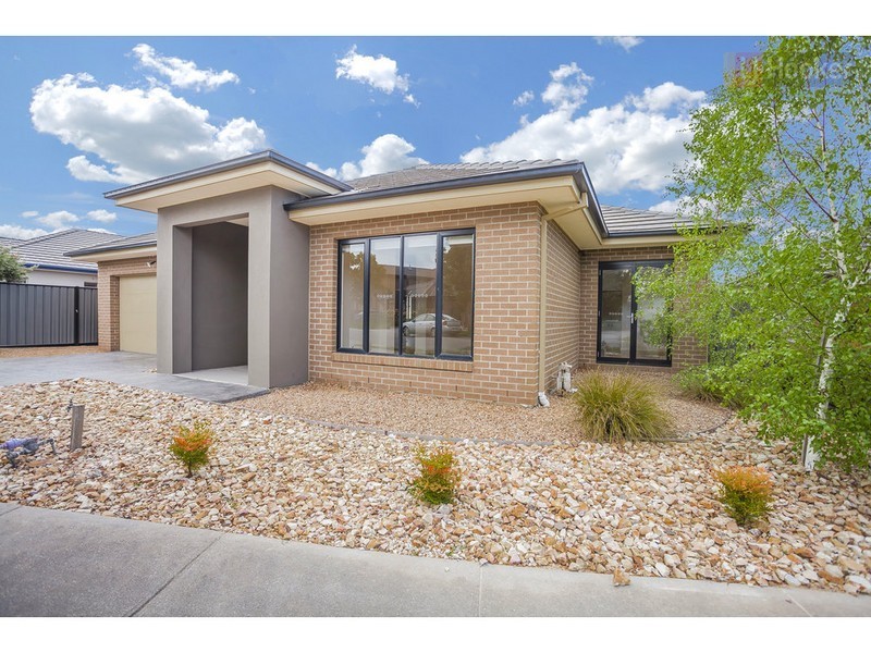 6 Meadow Street, Craigieburn VIC 3064
