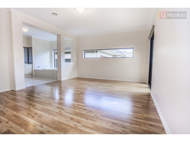 6 Meadow Street, Craigieburn VIC 3064