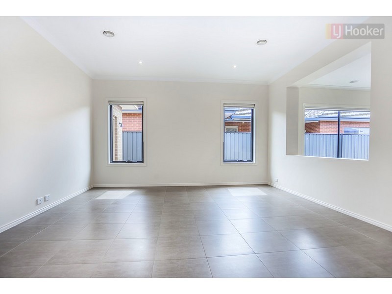 6 Meadow Street, Craigieburn VIC 3064