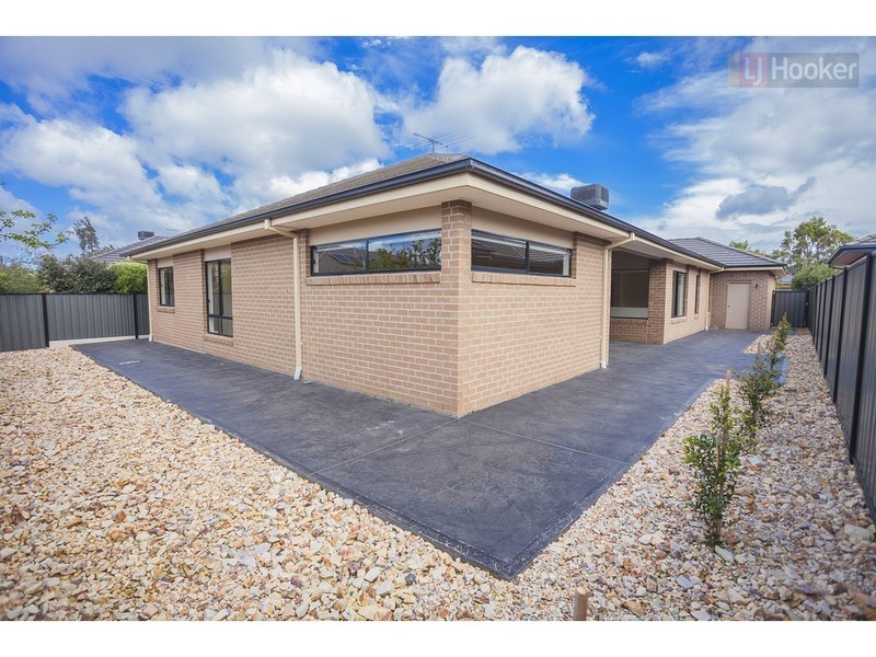 6 Meadow Street, Craigieburn VIC 3064