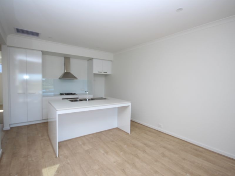 8 Yarramie Circuit, Craigieburn VIC 3064