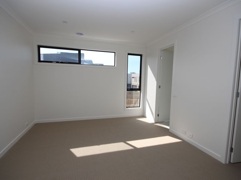 8 Yarramie Circuit, Craigieburn VIC 3064