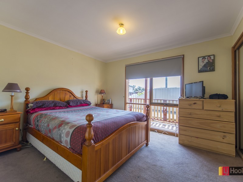 10 Watchet Court, Craigieburn VIC 3064
