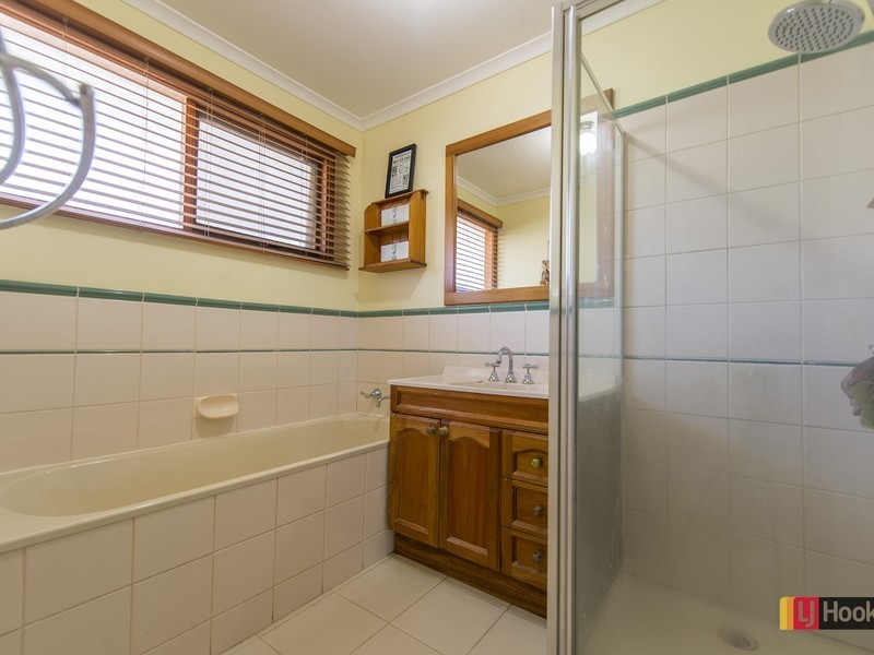 10 Watchet Court, Craigieburn VIC 3064