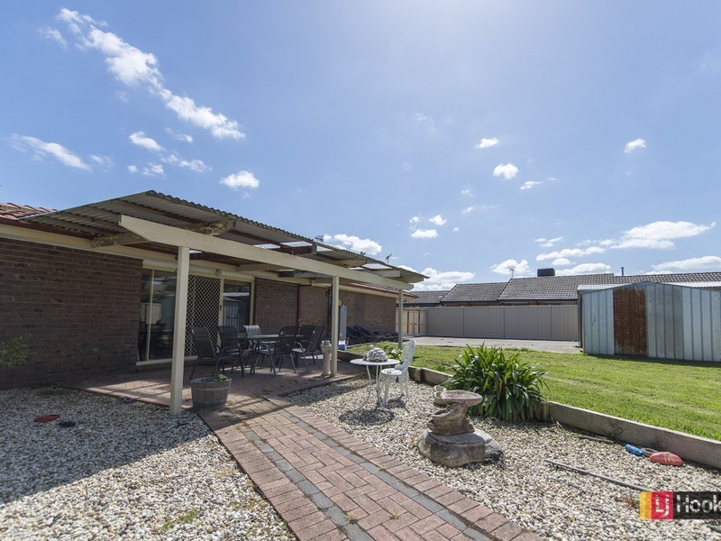 10 Watchet Court, Craigieburn VIC 3064