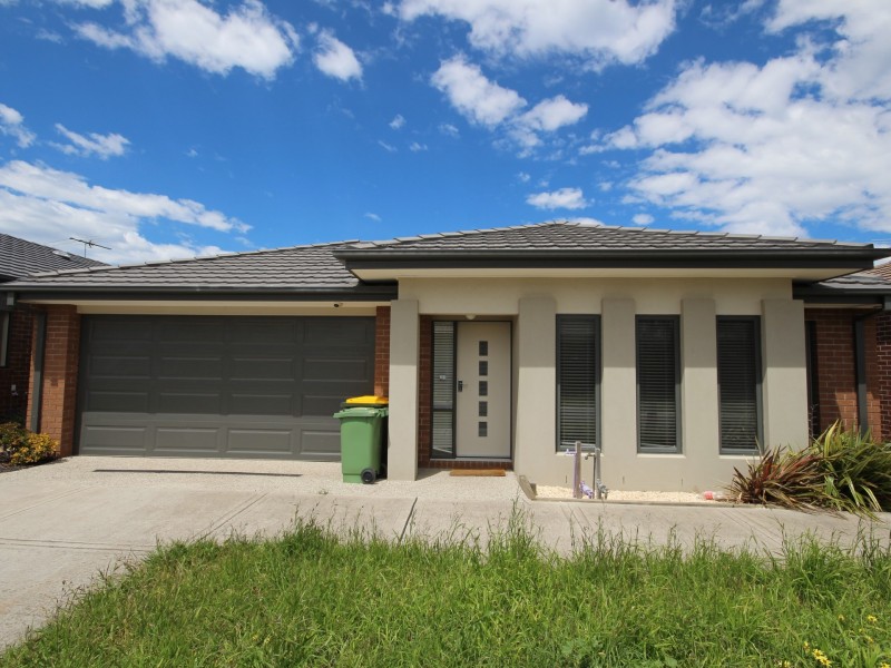 13 Thoresby Circuit, Craigieburn VIC 3064