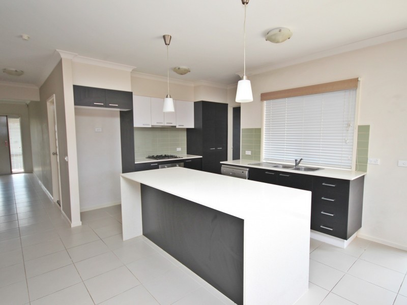 13 Thoresby Circuit, Craigieburn VIC 3064