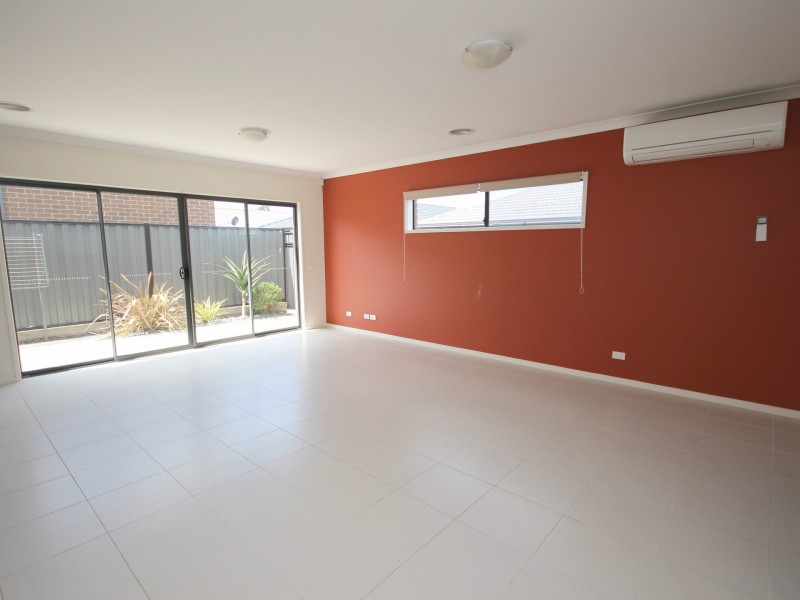 13 Thoresby Circuit, Craigieburn VIC 3064