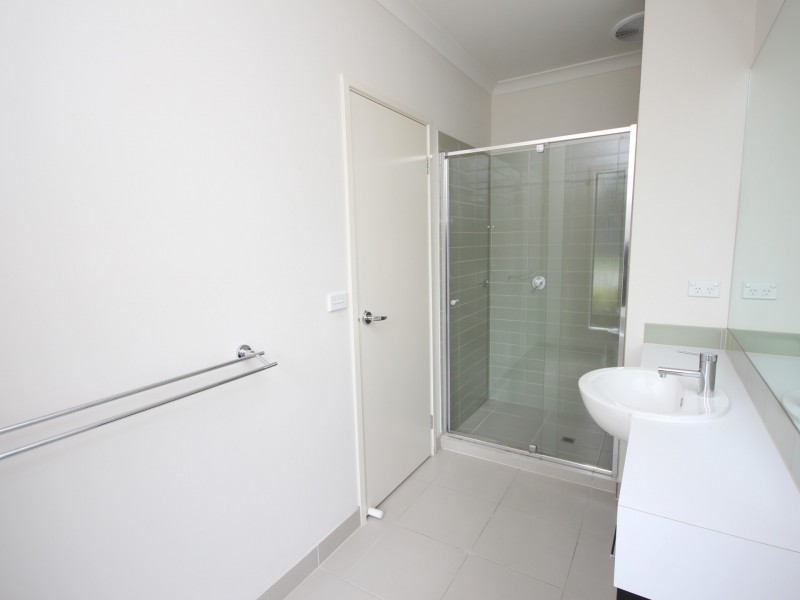 13 Thoresby Circuit, Craigieburn VIC 3064