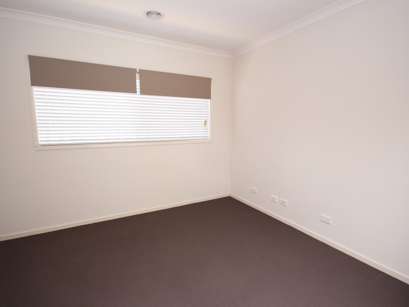 13 Thoresby Circuit, Craigieburn VIC 3064