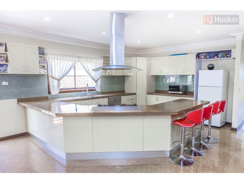 36 Adderley Drive, Greenvale VIC 3059