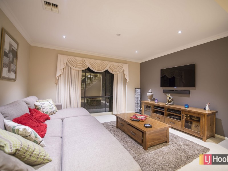 8 Boyden Square, Roxburgh Park VIC 3064