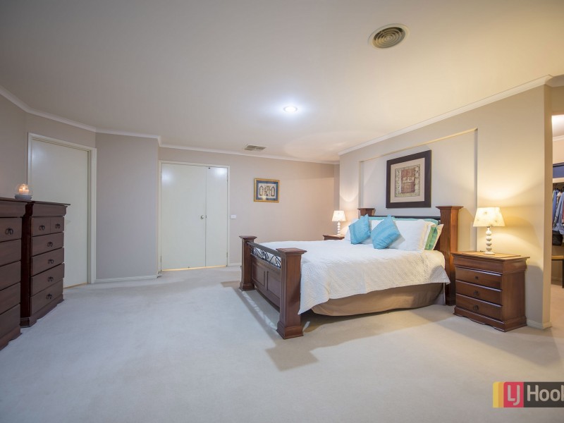 8 Boyden Square, Roxburgh Park VIC 3064