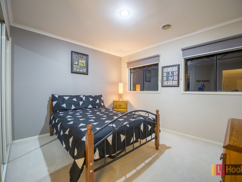 8 Boyden Square, Roxburgh Park VIC 3064