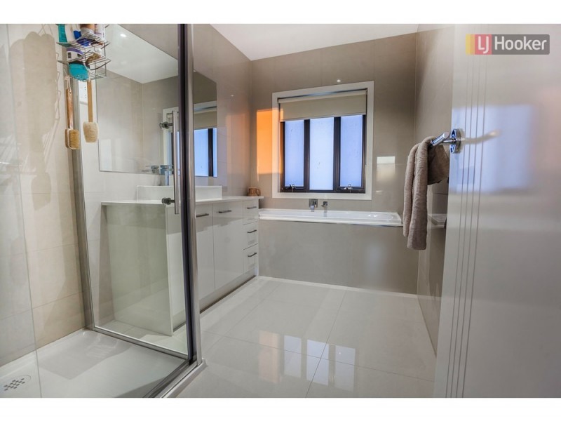 29 Calm Avenue, Craigieburn VIC 3064