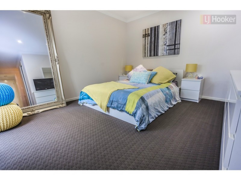 18 Black Wattle Road, Craigieburn VIC 3064