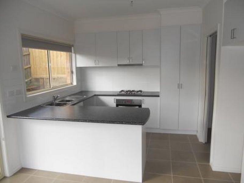 1/10 Shankland Blvd, Meadow Heights VIC 3048