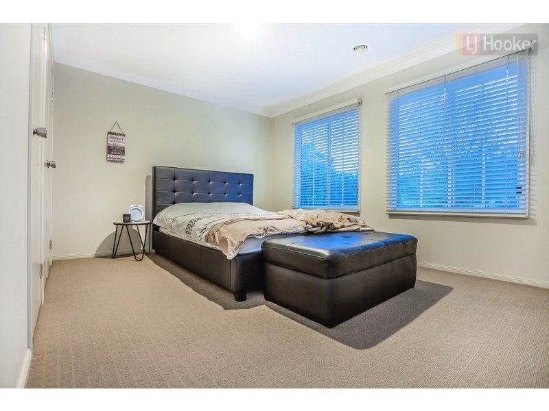 15 Parkside Rise, Craigieburn VIC 3064